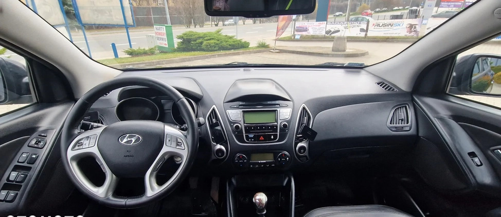 Hyundai ix35 cena 26000 przebieg: 376783, rok produkcji 2010 z Rzeszów małe 29